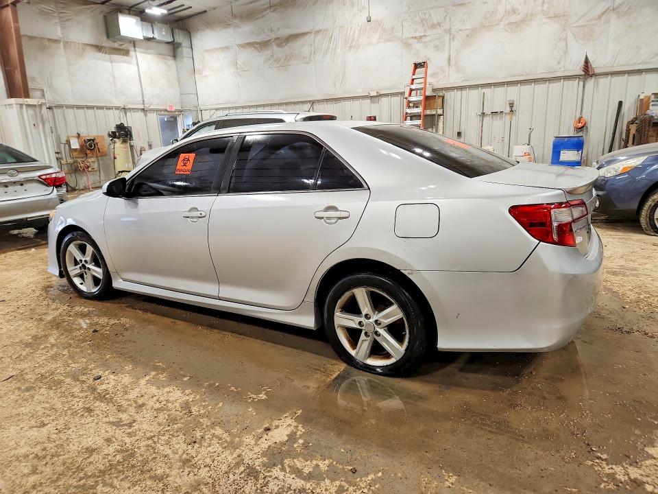 2014 Toyota Camry მანქანა იყიდება აუქციონზე, vin: 4T1BF1FK2EU427665, აუქციონის ნომერი: 77088095