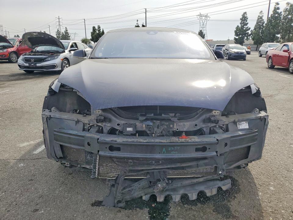 47610396 :رقم المزاد ، 5YJSA1H11EFP55806 vin ، 2014 Tesla Model S مزاد بيع