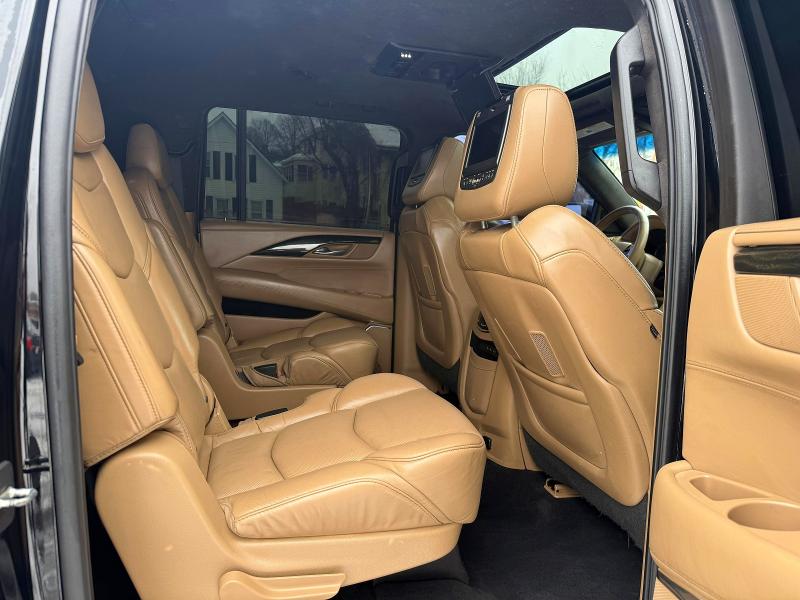 Продажа на аукционе авто 2018 Cadillac Escalade, vin: 1GYS4KKJ7JR156350, номер лота: 45557526