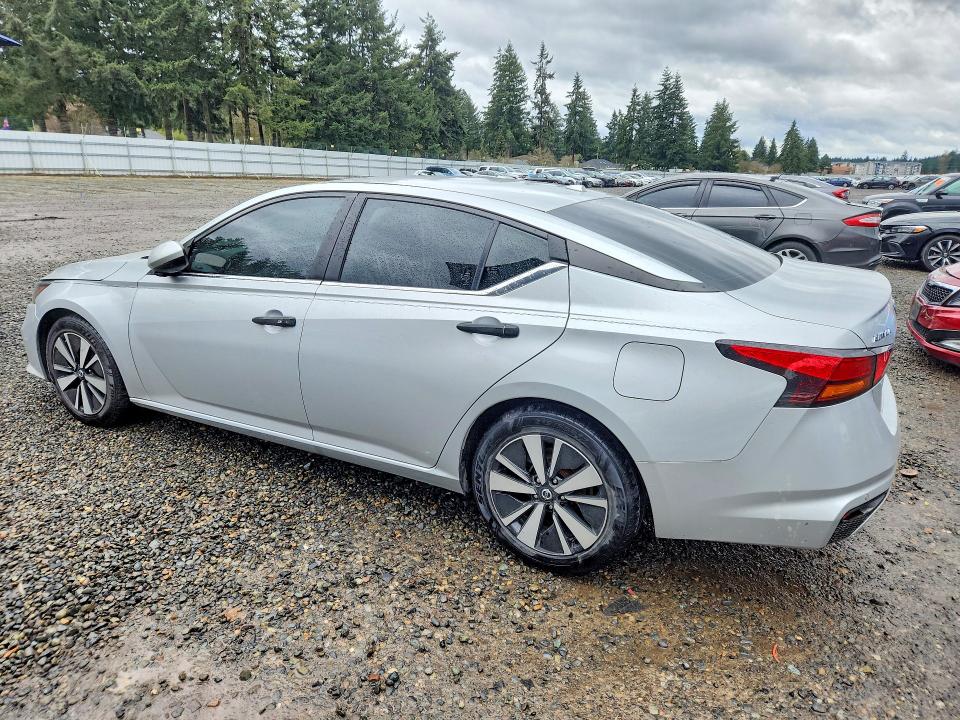 47223106 :رقم المزاد ، 1N4BL4DV1MN362365 vin ، 2021 Nissan Altima مزاد بيع