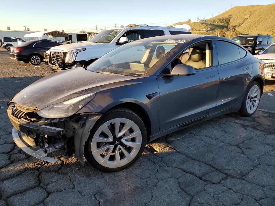 Продаж на аукціоні авто 2022 Tesla Model 3, vin: 5YJ3E1EB0NF131808, номер лоту: 45790566