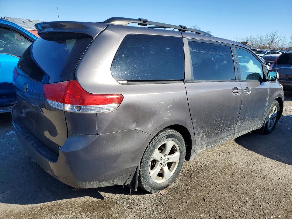 2012 Toyota Sienna მანქანა იყიდება აუქციონზე, vin: 5TDKK3DC7CS242827, აუქციონის ნომერი: 76669555