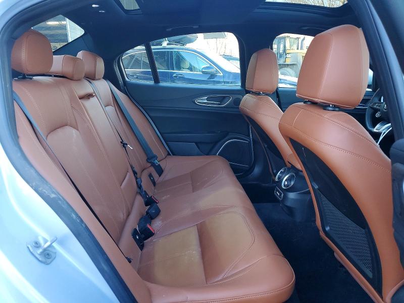79556005 :رقم المزاد ، ZARFANBN0N7656751 vin ، 2022 Alfa Romeo Giulia مزاد بيع