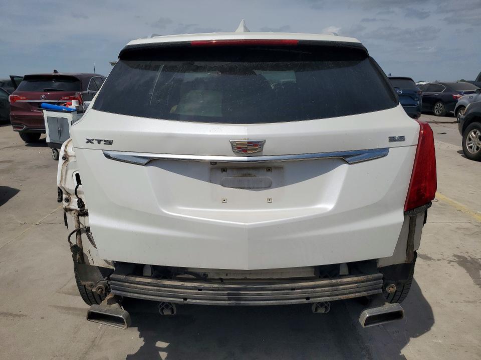 48327786 :رقم المزاد ، 1GYKNBRS6HZ164493 vin ، 2017 Cadillac Xt5 مزاد بيع