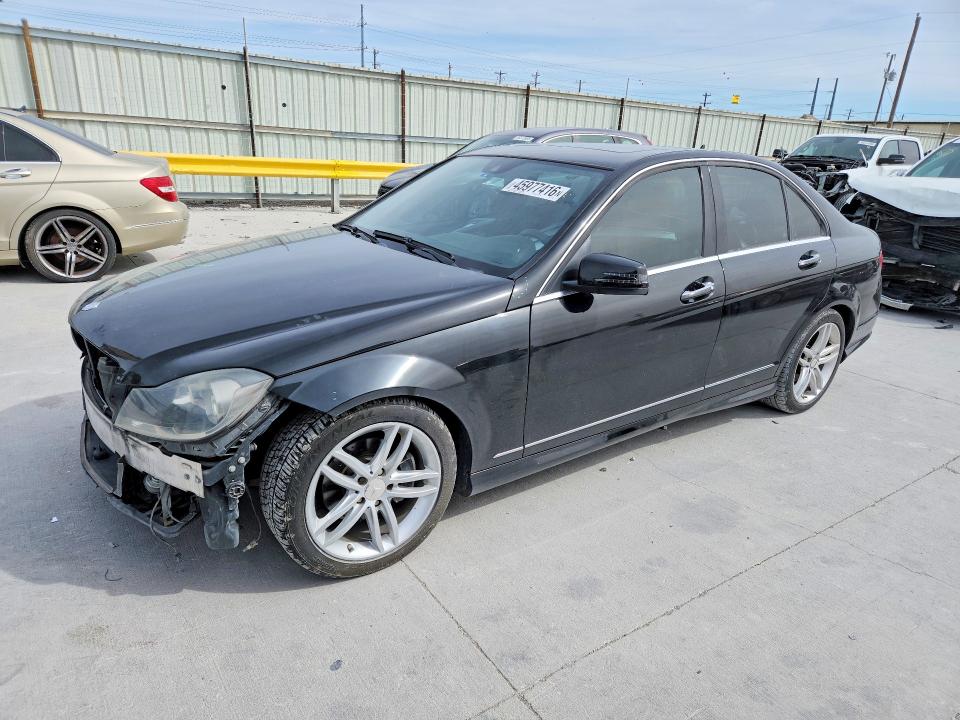 2012 Mercedes-benz C მანქანა იყიდება აუქციონზე, vin: WDDGF8BB9CR227221, აუქციონის ნომერი: 45977416