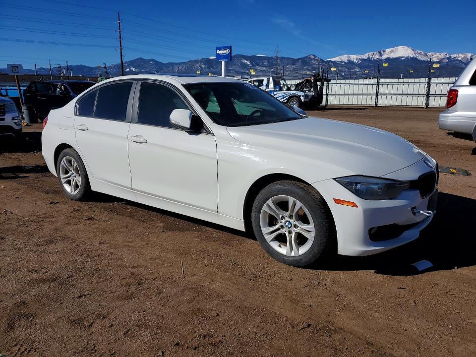 2015 Bmw 328 მანქანა იყიდება აუქციონზე, vin: WBA3B3G57FNT17695, აუქციონის ნომერი: 45596756