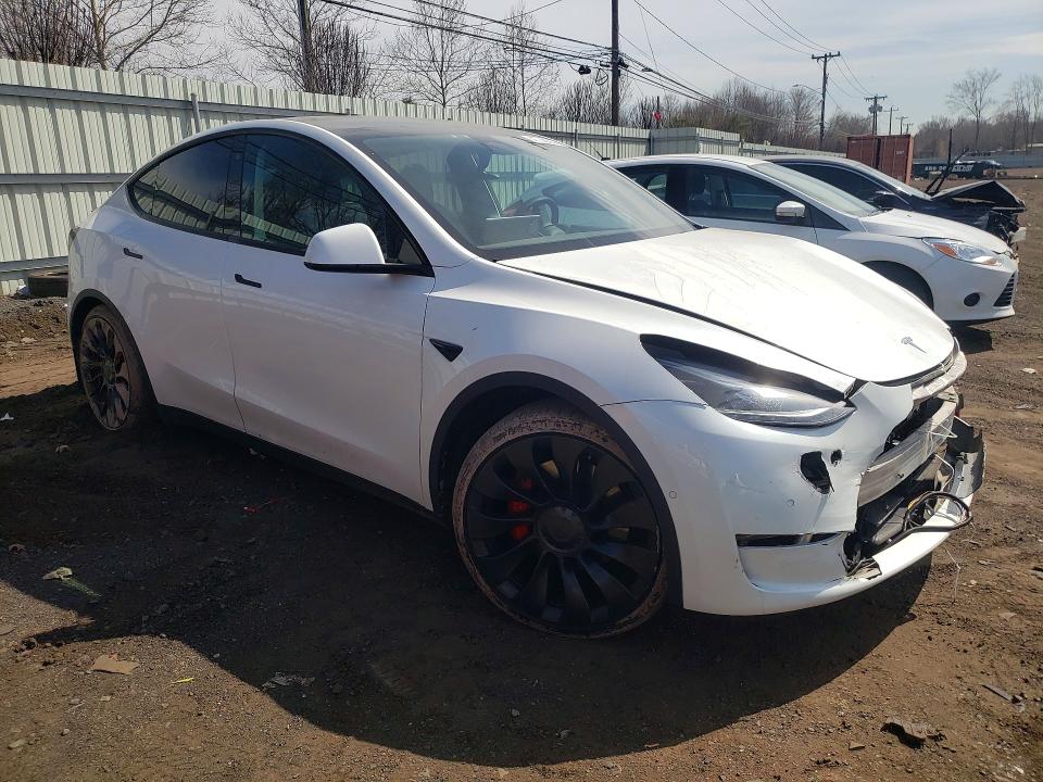 47740056 :رقم المزاد ، 7SAYGDEF4NF452435 vin ، 2022 Tesla Model Y مزاد بيع