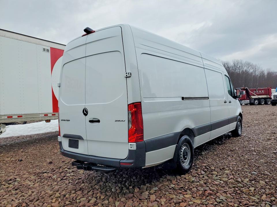 45957956 :رقم المزاد ، W1Y4NCHY3ST195569 vin ، 2025 Mercedes-benz Sprinter مزاد بيع