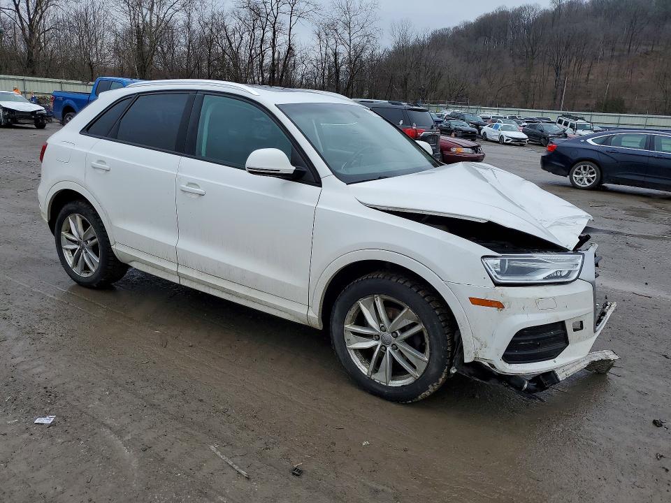 79798215 :رقم المزاد ، WA1ECCFS1HR014630 vin ، 2017 Audi Q3 مزاد بيع