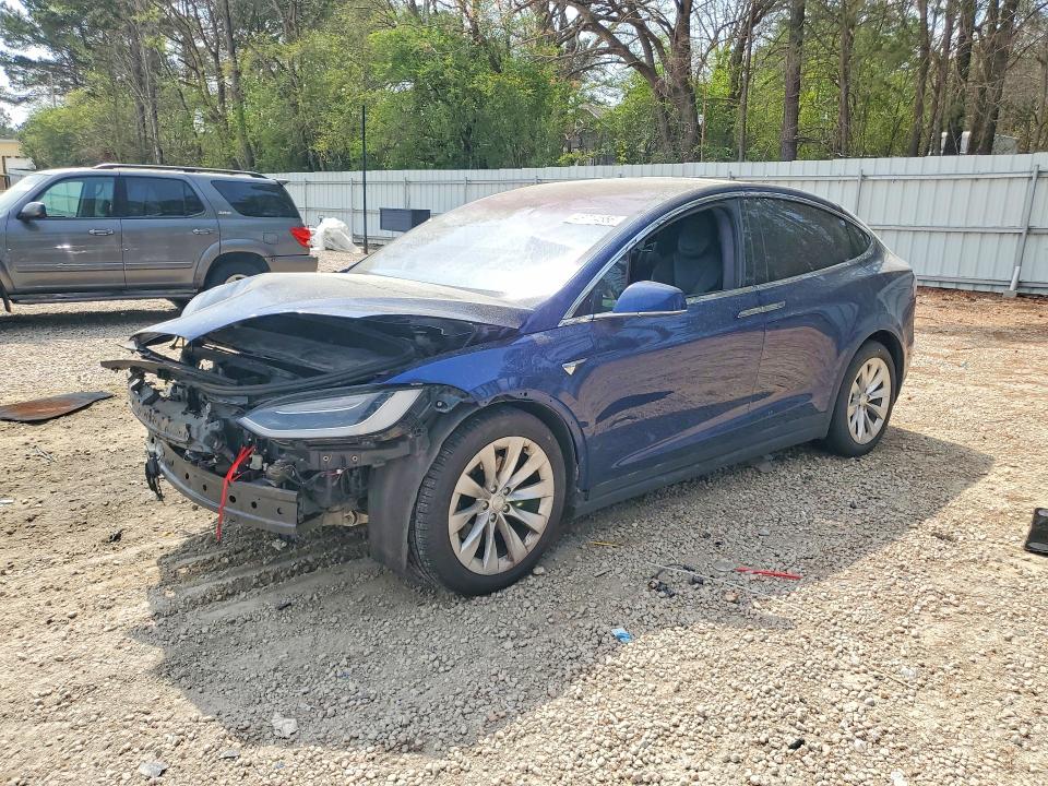 2018 Tesla Model X მანქანა იყიდება აუქციონზე, vin: 5YJXCAE27JF139390, აუქციონის ნომერი: 46714556