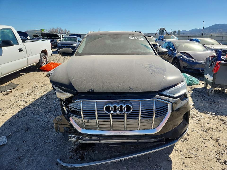 Продажа на аукционе авто 2019 Audi E-tron, vin: WA1VABGEXKB024324, номер лота: 46396736
