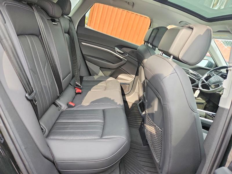 47922866 :رقم المزاد ، WA1LAAGE5KB024698 vin ، 2019 Audi E-tron مزاد بيع
