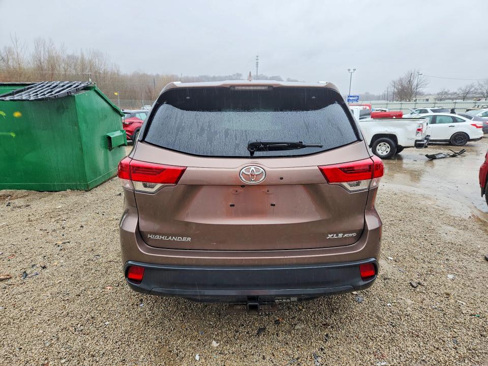 79455645 :رقم المزاد ، 5TDJZRFH1KS708396 vin ، 2019 Toyota Highlander مزاد بيع