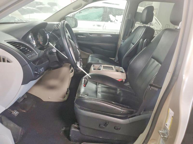 46057636 :رقم المزاد ، 2C4RC1BG7FR551586 vin ، 2015 Chrysler Town & Country مزاد بيع