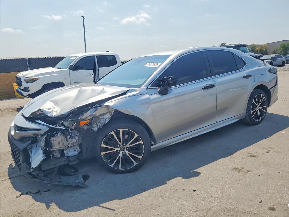 2020 Toyota Camry მანქანა იყიდება აუქციონზე, vin: 4T1G11AK1LU922366, აუქციონის ნომერი: 47171926