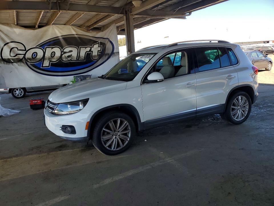 Продаж на аукціоні авто 2015 Volkswagen Tiguan, vin: WVGAV7AX7FW569715, номер лоту: 46118106