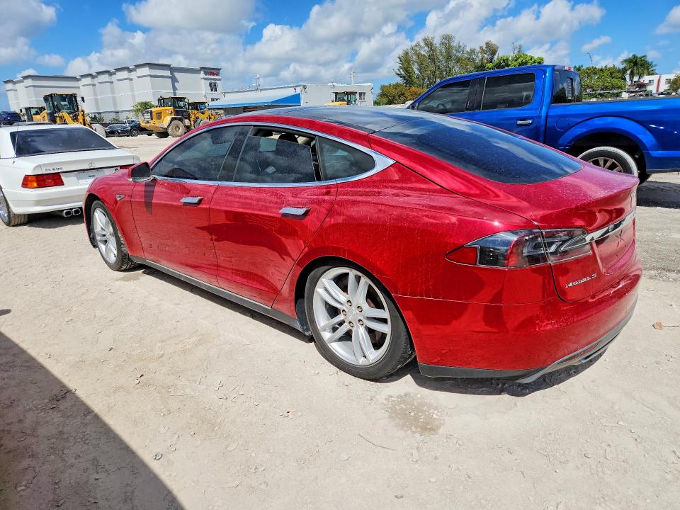 2013 Tesla Model S მანქანა იყიდება აუქციონზე, vin: 5YJSA1CP9DFP11417, აუქციონის ნომერი: 47724346