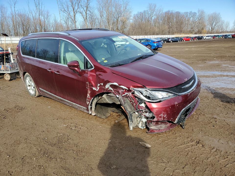 79316235 :رقم المزاد ، 2C4RC1EG8HR679429 vin ، 2017 Chrysler Pacifica مزاد بيع