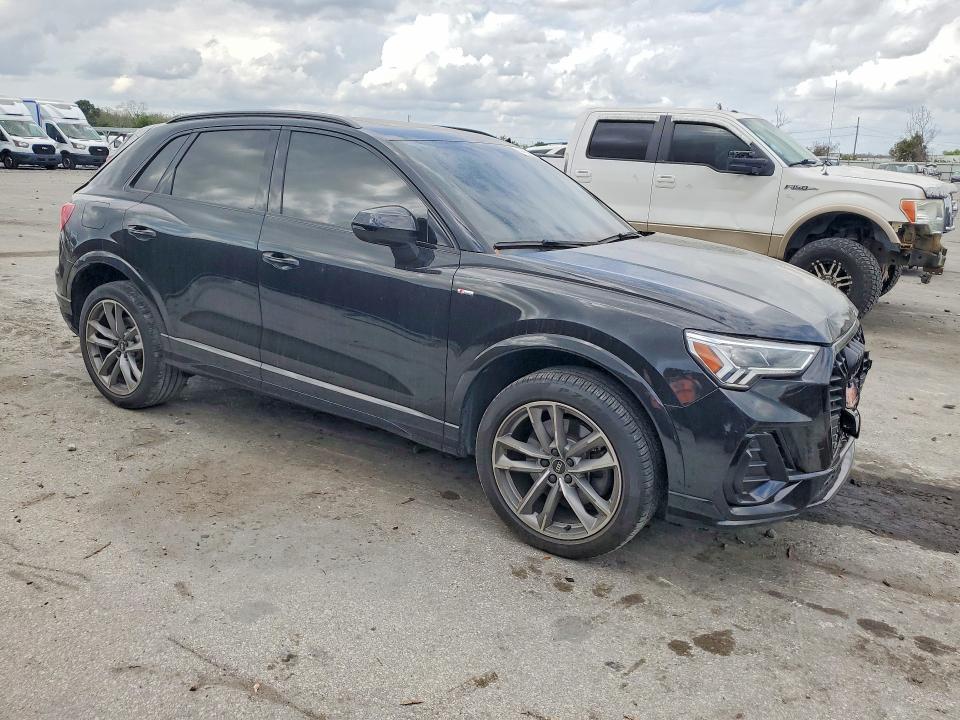 47453906 :رقم المزاد ، WA1EECF31N1128656 vin ، 2022 Audi Q3 مزاد بيع