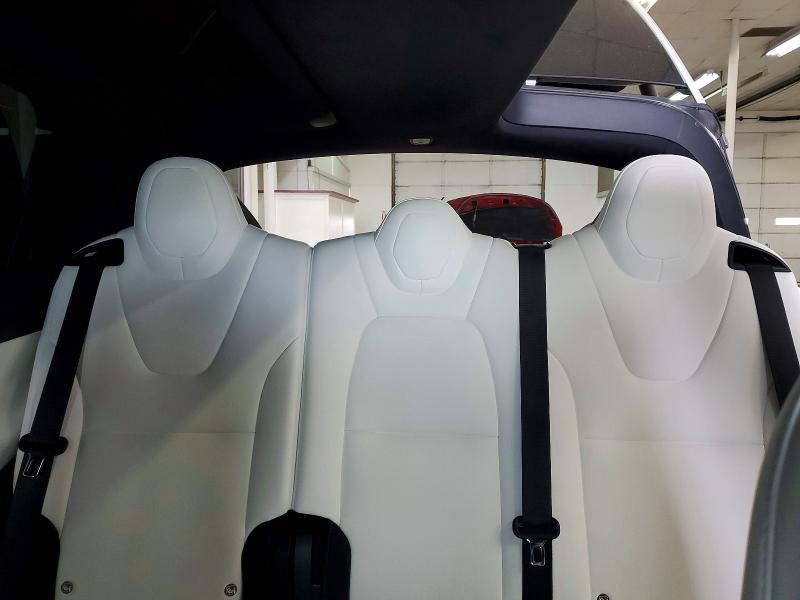 48145276 :رقم المزاد ، 5YJXCDE28MF324005 vin ، 2021 Tesla Model X مزاد بيع
