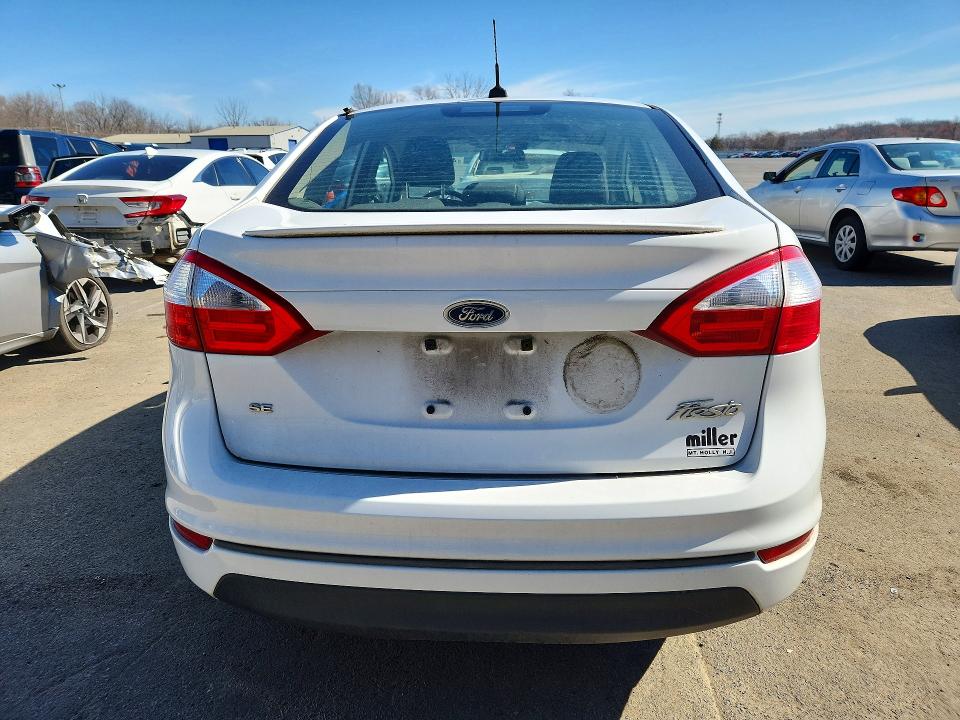 46663946 :رقم المزاد ، 3FADP4BJ2EM194650 vin ، 2014 Ford Fiesta مزاد بيع