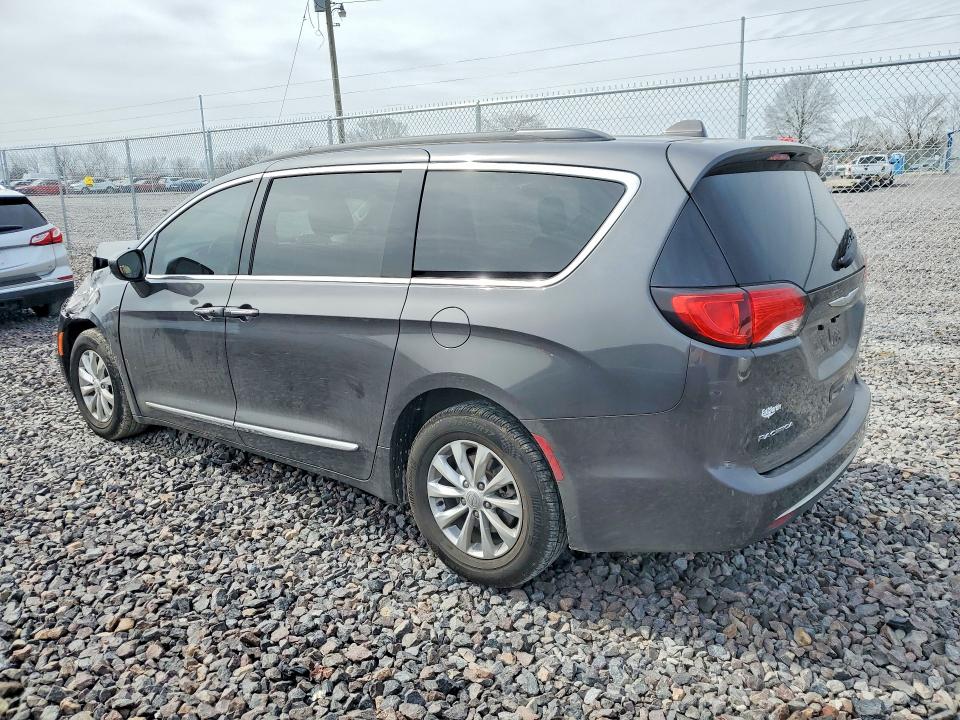 46709296 :رقم المزاد ، 2C4RC1BG2HR702515 vin ، 2017 Chrysler Pacifica مزاد بيع