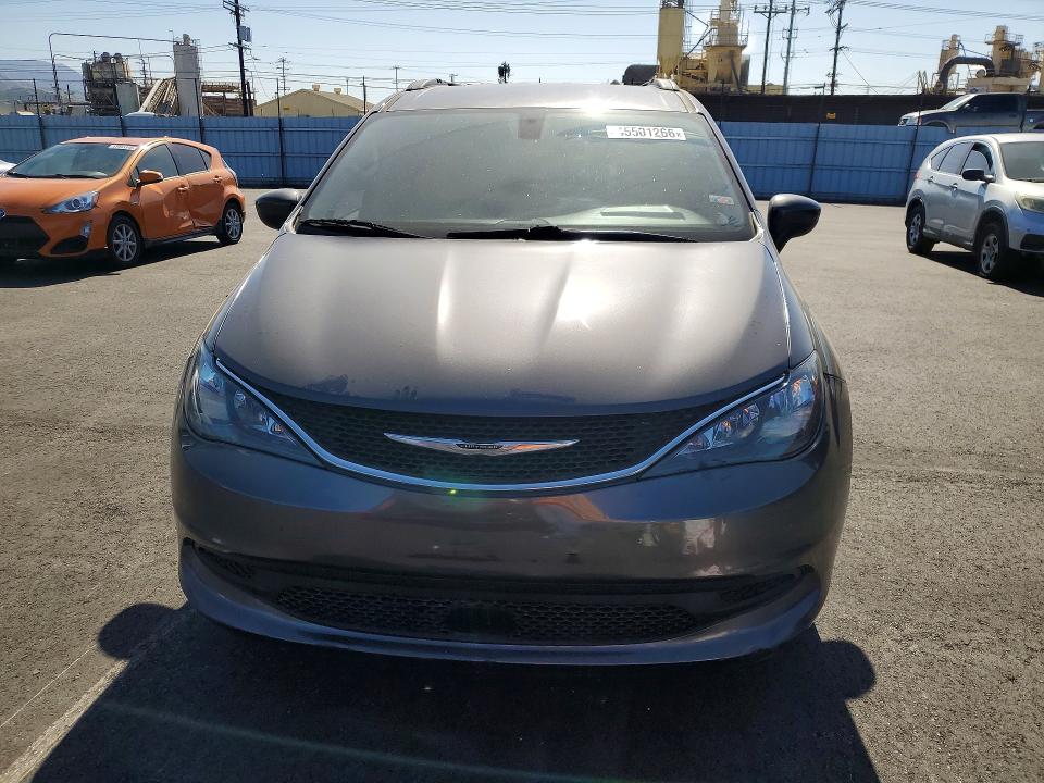 45501266 :رقم المزاد ، 2C4RC1DG8MR542762 vin ، 2021 Chrysler Voyager مزاد بيع