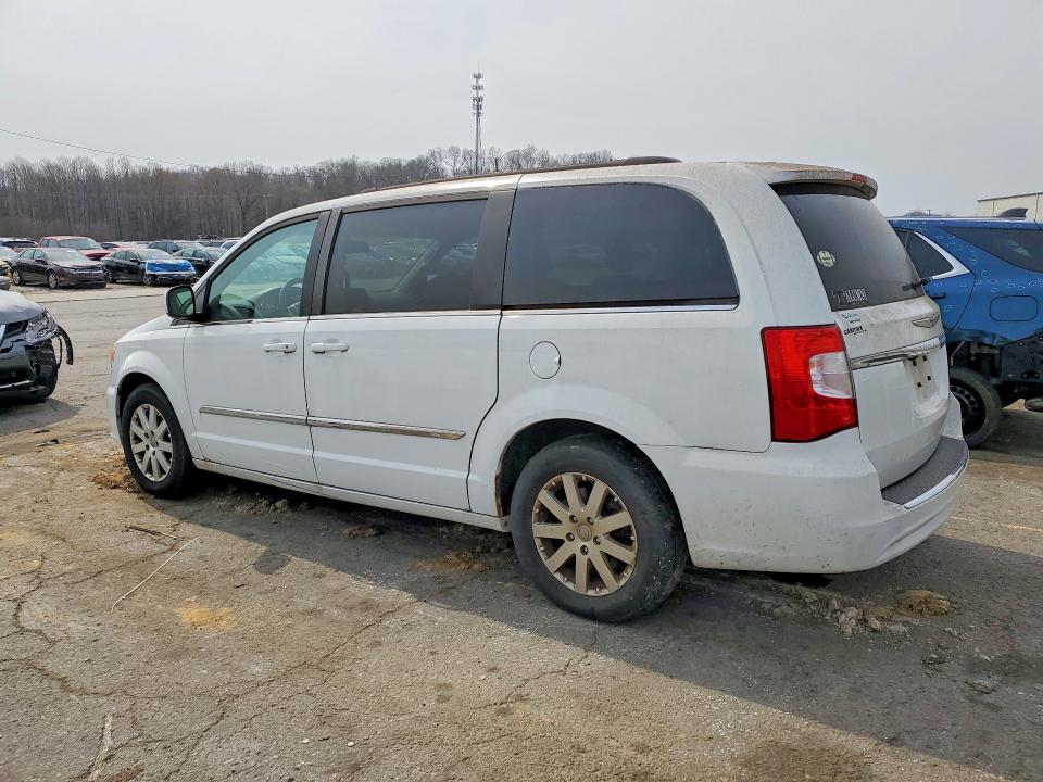 47170556 :رقم المزاد ، 2C4RC1BG5FR572663 vin ، 2015 Chrysler Town & Country مزاد بيع