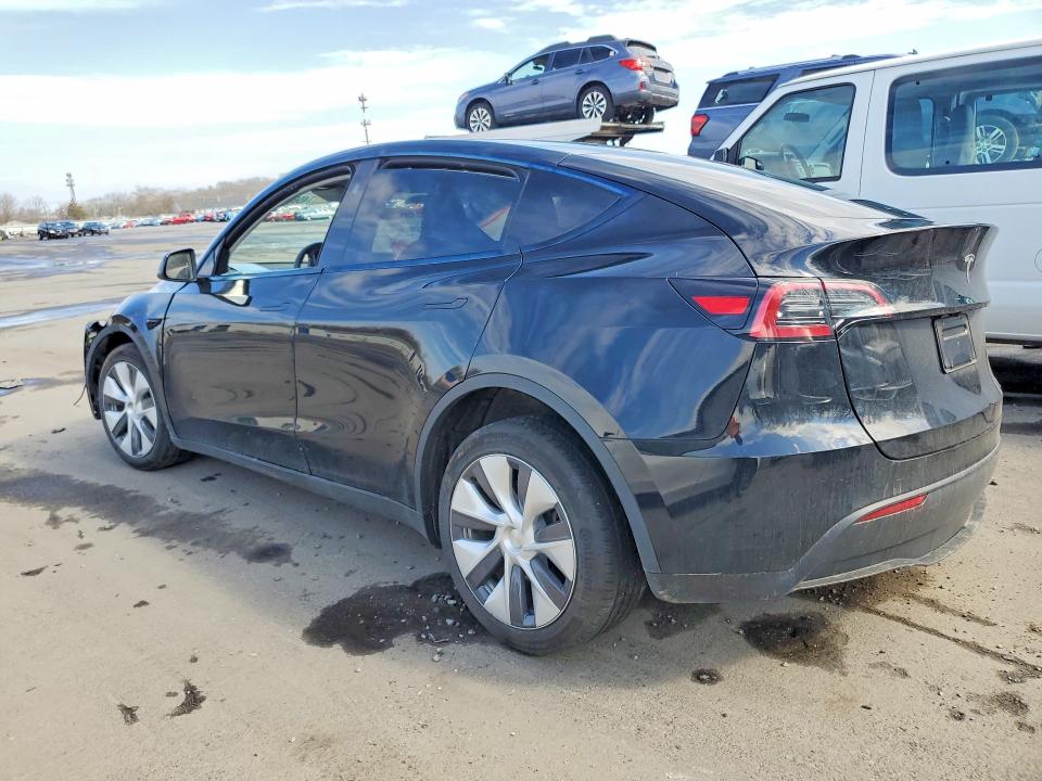 45687366 :رقم المزاد ، 7SAYGDED4PF960700 vin ، 2023 Tesla Model Y مزاد بيع