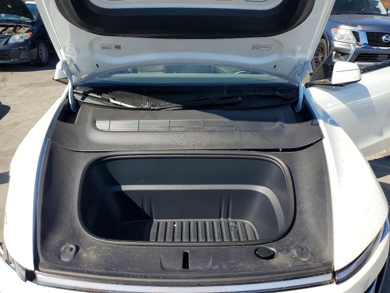 46723296 :رقم المزاد ، 7SAYGDED0TF411649 vin ، 2026 Tesla Y مزاد بيع