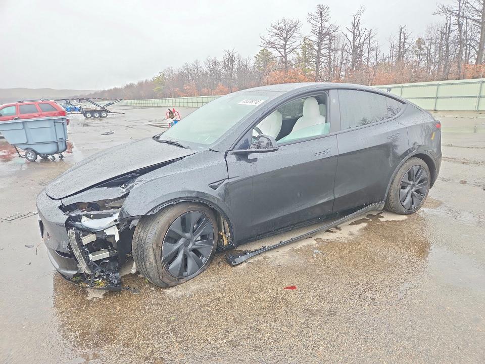Auction sale of the 2025 Tesla Model Y, vin: 7SAYGDEE4SF297453, lot number: 45528716