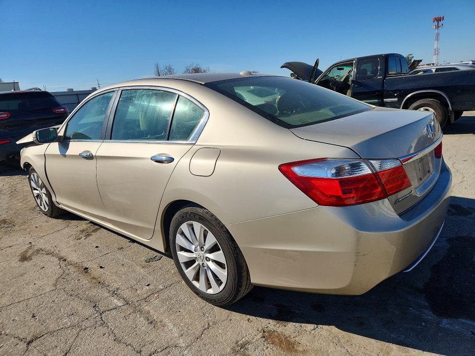 41662436 :رقم المزاد ، 1HGCR2F86FA200302 vin ، 2015 Honda Accord مزاد بيع