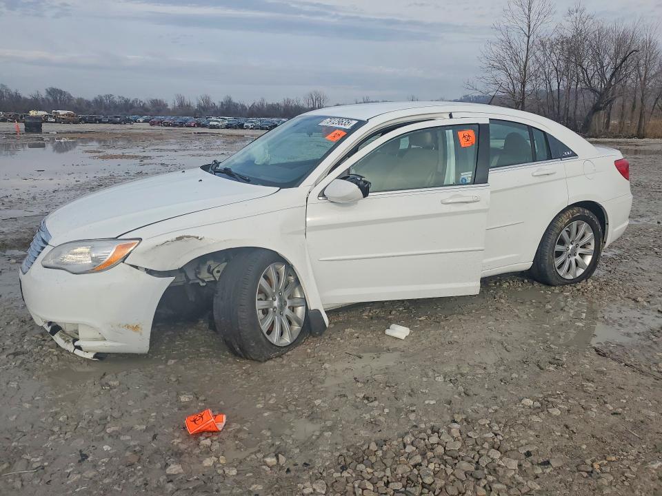 Продажа на аукционе авто 2013 Chrysler 200, vin: 1C3CCBBG4DN703477, номер лота: 79129635