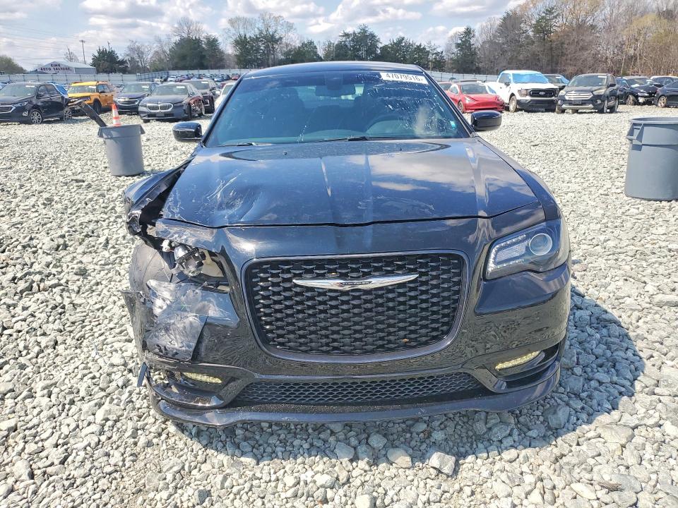 47079516 :رقم المزاد ، 2C3CCABG9JH142790 vin ، 2018 Chrysler 300 مزاد بيع