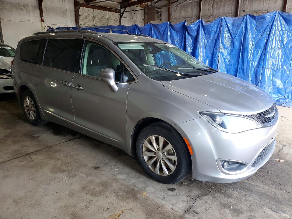 2018 Chrysler Pacifica მანქანა იყიდება აუქციონზე, vin: 2C4RC1BG4JR110829, აუქციონის ნომერი: 48008976