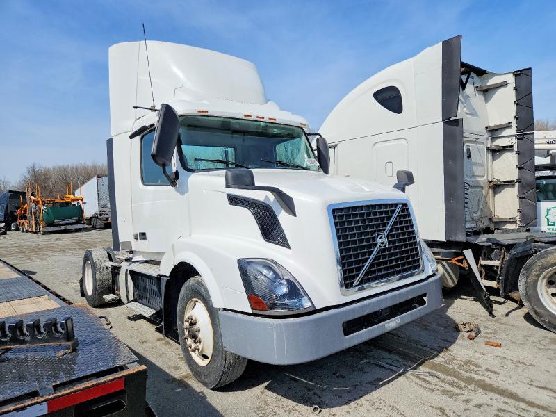 Продаж на аукціоні авто 2017 Volvo Vnl, vin: 4V4N39TGXHN988160, номер лоту: 46199466
