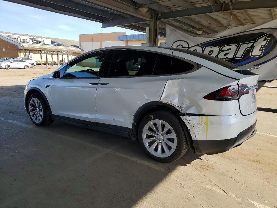41616976 :رقم المزاد ، 5YJXCAE20KF207269 vin ، 2019 Tesla Model X مزاد بيع