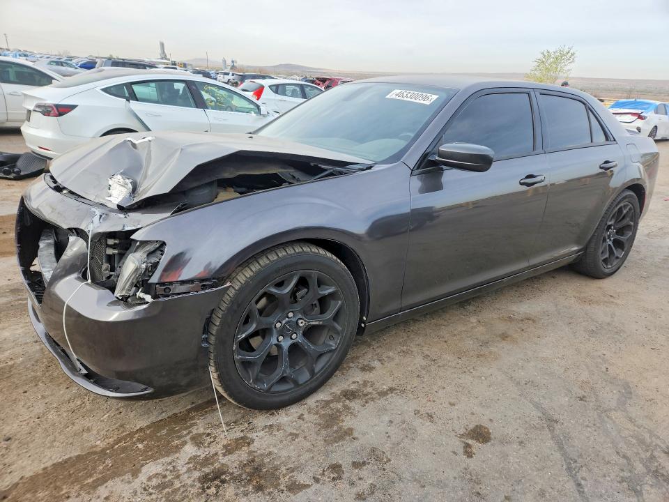 46330096 :رقم المزاد ، 2C3CCABG3JH227382 vin ، 2018 Chrysler 300 C Rwd مزاد بيع