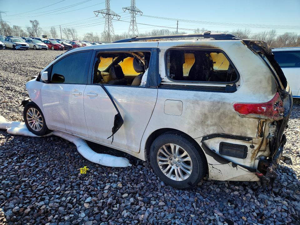 Продажа на аукционе авто 2014 Toyota Sienna, vin: 5TDYK3DC3ES424537, номер лота: 78881785