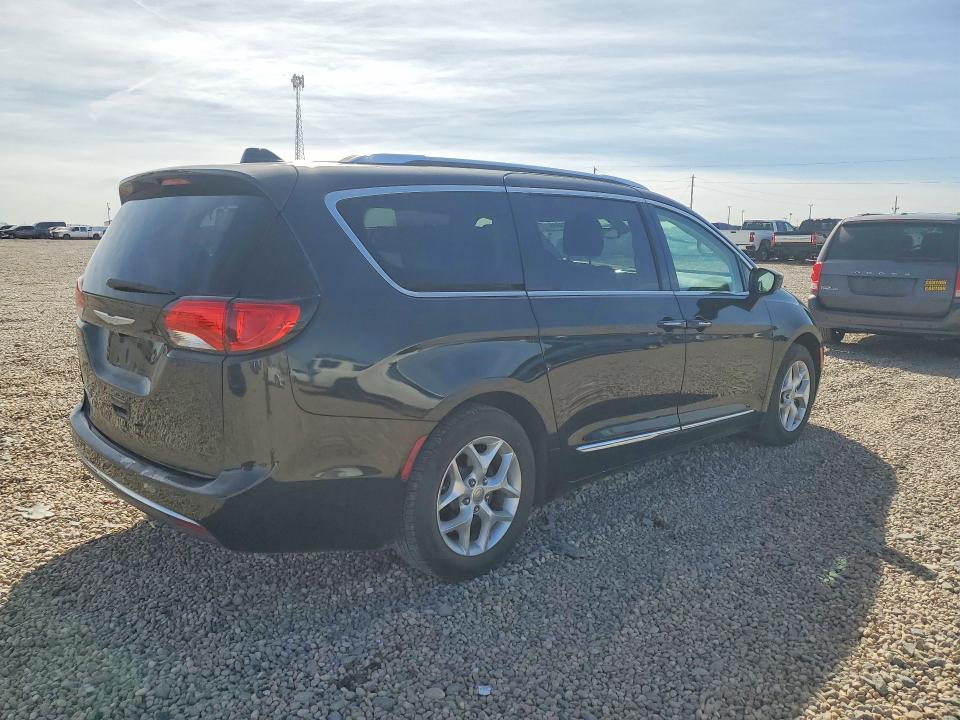 46568866 :رقم المزاد ، 2C4RC1BG7JR103177 vin ، 2018 Chrysler Pacifica مزاد بيع