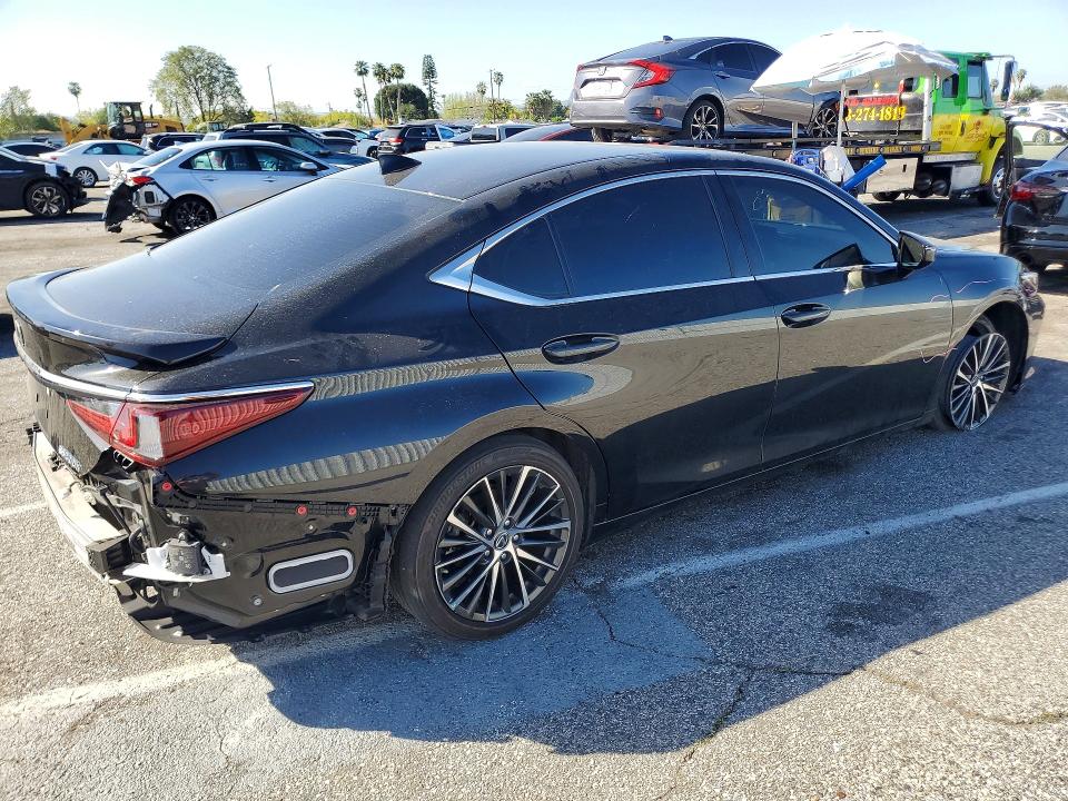 41966806 :رقم المزاد ، 58ADA1C11PU032472 vin ، 2023 Lexus Es 300h مزاد بيع