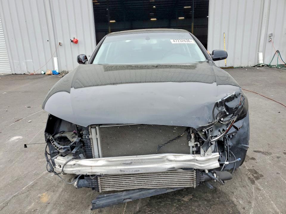 47232636 :رقم المزاد ، WAUEFAFLXFN038002 vin ، 2015 Audi A4 مزاد بيع