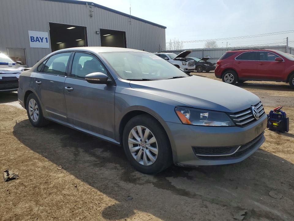 47511606 :رقم المزاد ، 1VWAP7A31CC098571 vin ، 2012 Volkswagen Passat مزاد بيع