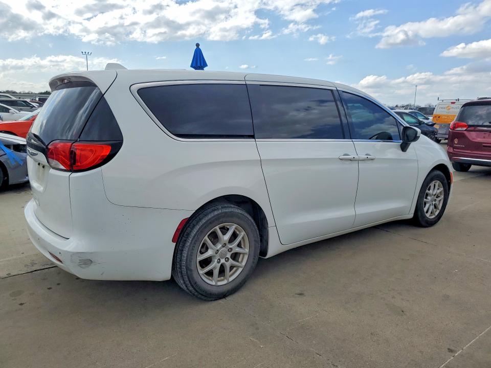 41997606 :رقم المزاد ، 2C4RC1DG2HR518947 vin ، 2017 Chrysler Pacifica مزاد بيع