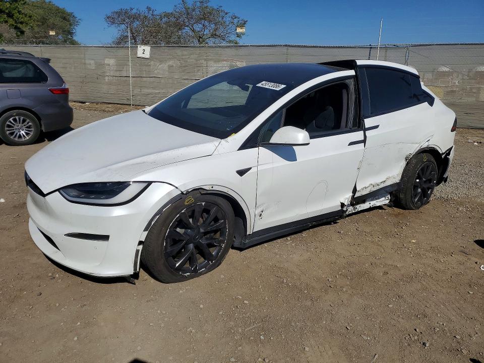 45513086 :رقم المزاد ، 7SAXCDE51NF336981 vin ، 2022 Tesla Model X مزاد بيع