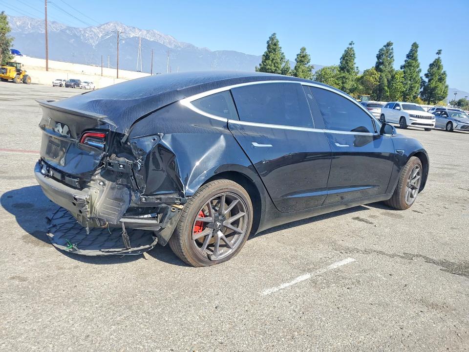 Продаж на аукціоні авто 2018 Tesla Model 3, vin: 5YJ3E1EA8JF156456, номер лоту: 42004086
