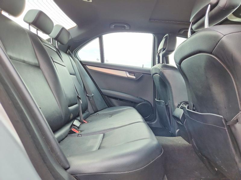 Продажа на аукционе авто 2013 Mercedes-benz C, vin: WDDGF8AB4DA884784, номер лота: 47821116
