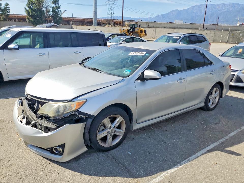 46300576 :رقم المزاد ، 4T1BF1FK1EU800842 vin ، 2014 Toyota Camry مزاد بيع