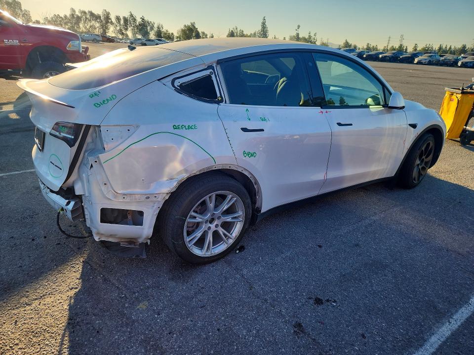 46687166 :رقم المزاد ، 5YJYGDEE7LF054685 vin ، 2020 Tesla Model Y مزاد بيع