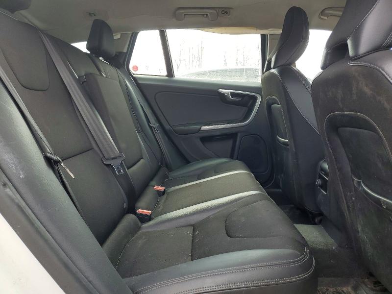 79809775 :رقم المزاد ، YV140MEJ0F1268103 vin ، 2015 Volvo V60 مزاد بيع